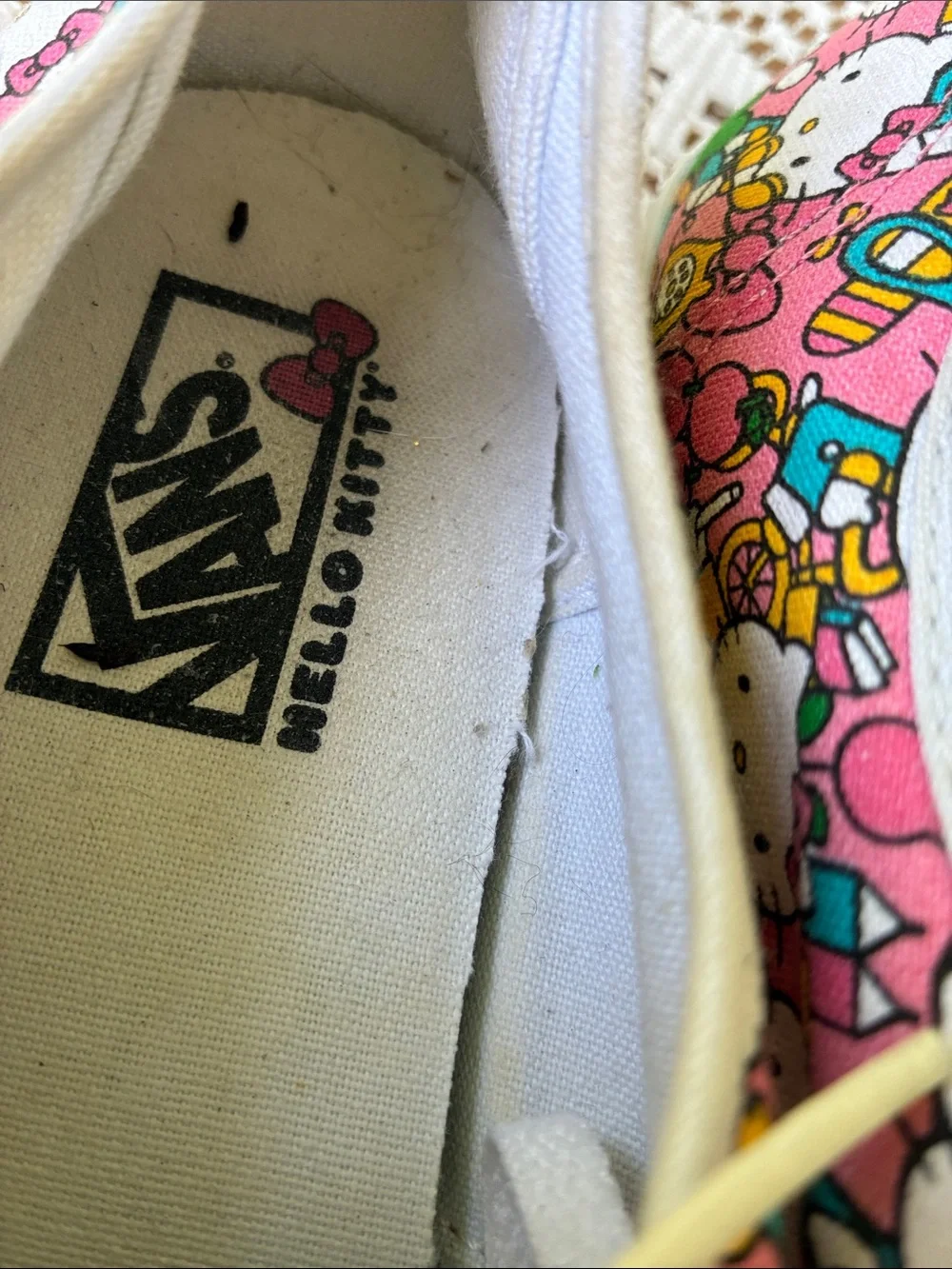 Vans x Hello Kitty Pink Patterned Low-Top Sneakers Women’s size 10